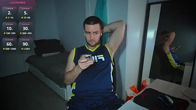 Snapshot of HonestAndrew chatting on 01.31.25 HonestAndrew online show from 01.31.25