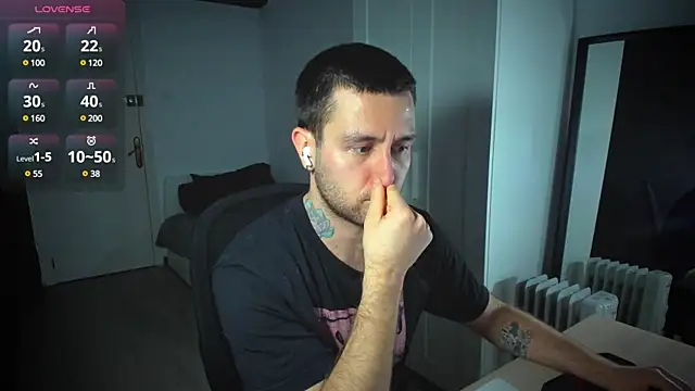 Snapshot of HonestAndrew chatting on 02.17.25 HonestAndrew online show from 02.17.25