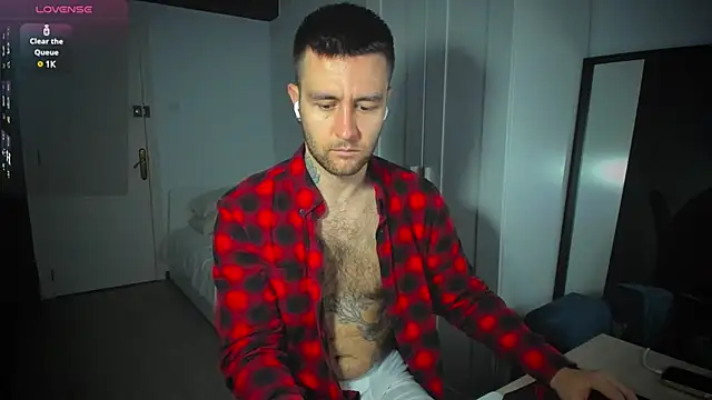 Snapshot of HonestAndrew chatting on 03.06.25 HonestAndrew online show from 03.06.25