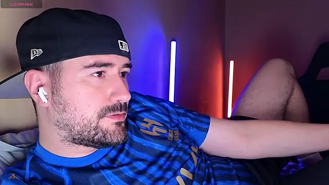 DominantTheo online show from 04.10.26