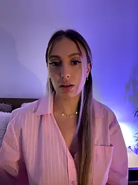 Eva Ryen online show from 10.08.25