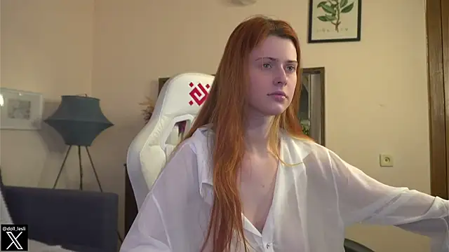 Snapshot of doll_lesli chatting on 02.02.25 doll lesli online show from 02.02.25