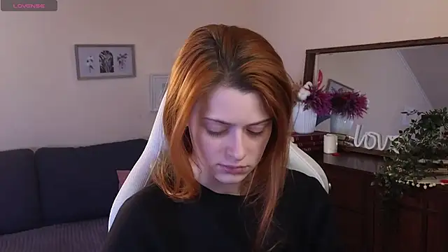 Snapshot of doll_lesli chatting on 02.24.25 doll lesli online show from 02.24.25