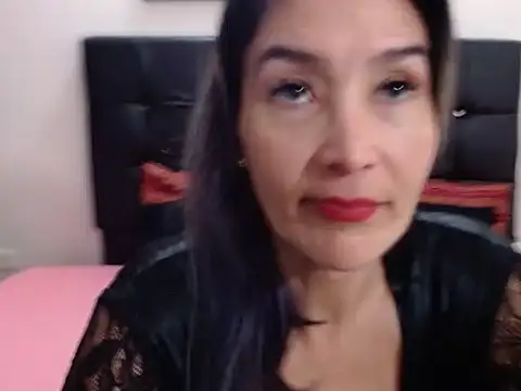 Snapshot of Violette_Adams chatting on 06.08.26 Violette Adams online show from 06.08.26