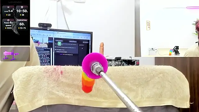 Snapshot of Paulina_Davis_ chatting on 01.15.26 Paulina Davis online show from 01.15.26