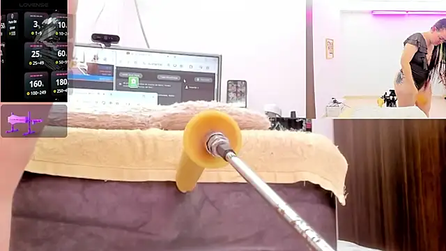 Snapshot of Paulina_Davis_ chatting on 02.19.26 Paulina Davis online show from 02.19.26