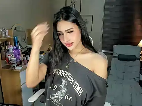 Snapshot of EternityBanks chatting on 03.25.26 EternityBanks online show from 03.25.26