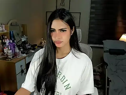 Snapshot of EternityBanks chatting on 04.01.26 EternityBanks online show from 04.01.26