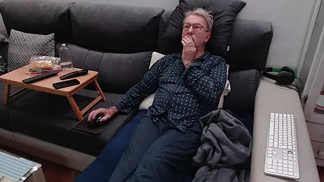 Snapshot of Nudelschwanz chatting on 03.03.25 Nudelschwanz online show from 03.03.25