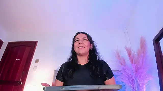 Amber  Davis online show from 02.03.25