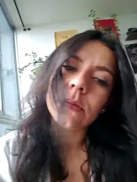 Amber  Davis online show from 09.27.25