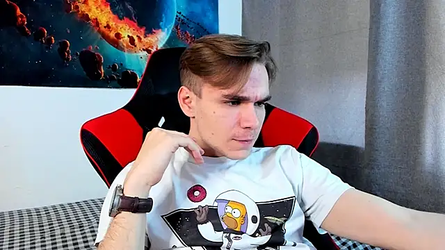 Snapshot of LetsDoSomethingFun chatting on 02.11.25 LetsDoSomethingFun online show from 02.11.25