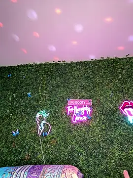 ThickAssRena online show from 04.22.26