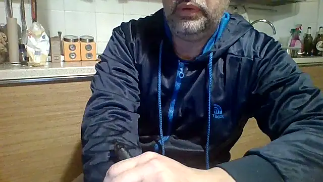 Snapshot of woww791 chatting on 11.19.25 woww791 online show from 11.19.25