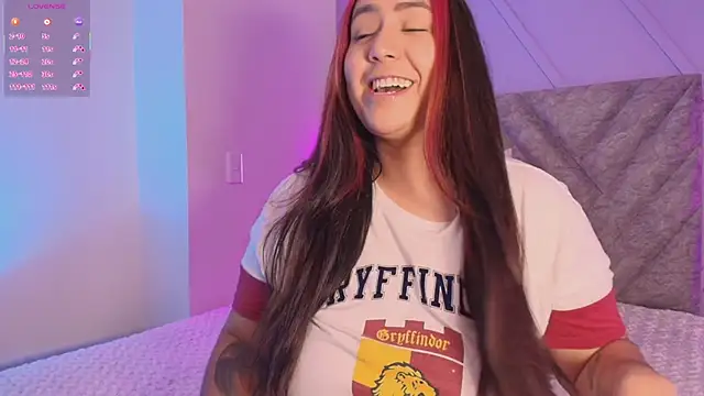 Snapshot of emmajohnss chatting on 09.21.25 emmajohnss online show from 09.21.25