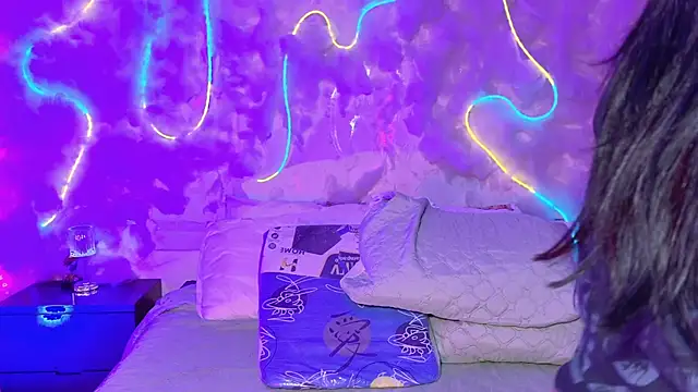 Snapshot of emmajohnss chatting on 02.21.26 emmajohnss online show from 02.21.26