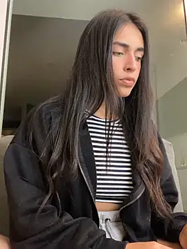 DaphneUwu online show from 04.23.26