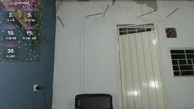 Snapshot of selena_moon98 chatting on 09.29.25 selena moon98 online show from 09.29.25