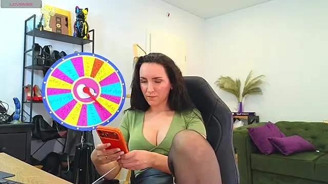 Snapshot of EvaKeks chatting on 04.11.26 EvaKeks online show from 04.11.26