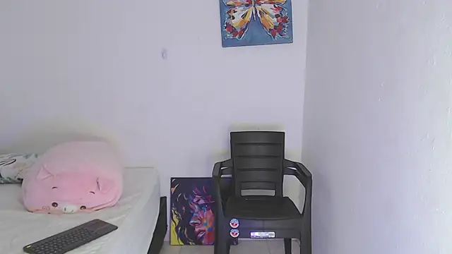 Snapshot of luciana_keating chatting on 11.29.25 luciana keating online show from 11.29.25