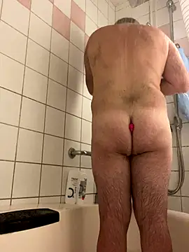 Snapshot of mpowerintime chatting on 09.13.25 mpowerintime online show from 09.13.25