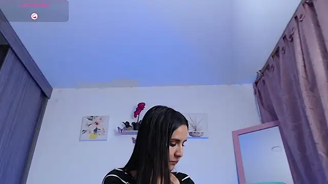 Snapshot of Annaross2 chatting on 01.22.25 Annaross2 online show from 01.22.25