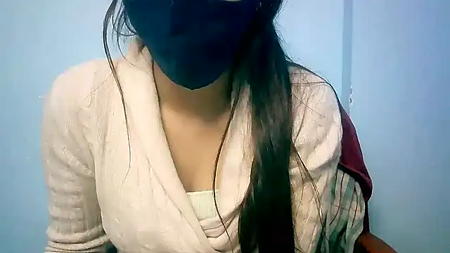 lovelydesi21 online show from 12.13.24