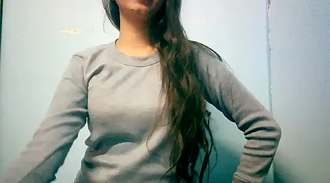 lovelydesi21 online show from 01.15.25