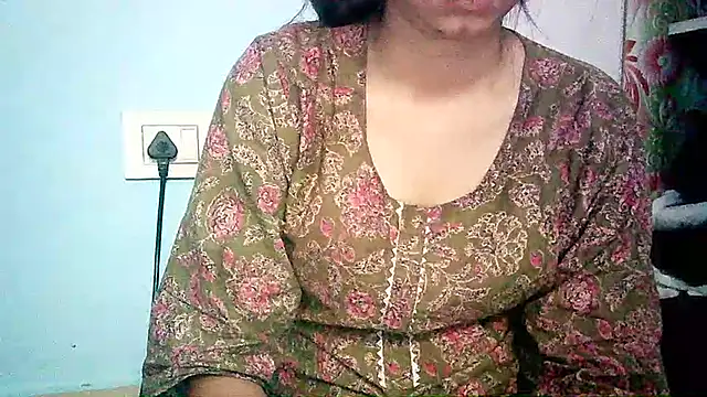 lovelydesi21 online show from 03.16.25