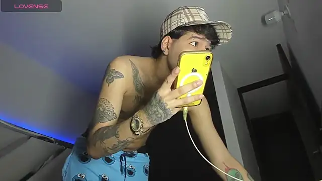 Snapshot of zack_isaac777 chatting on 03.04.25 zack isaac777 online show from 03.04.25