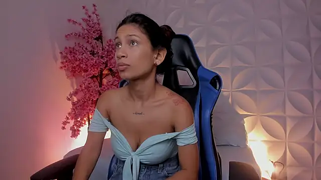 cora 22 online show from 12.04.25