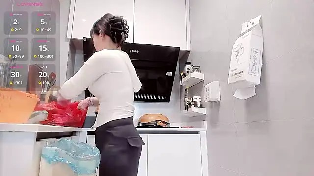 Vivian-6 online show from 03.30.26