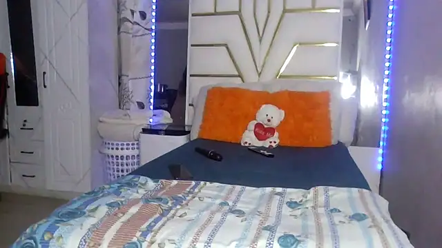 SexyyNana online show from 11.19.25