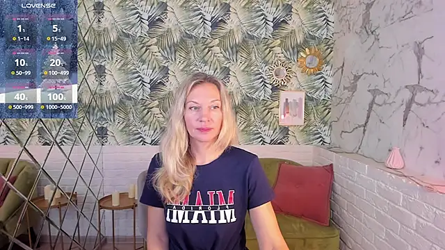 Snapshot of NancyGrace chatting on 12.04.24 NancyGrace online show from 12.04.24