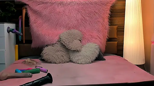 LiaMetz online show from 09.25.25