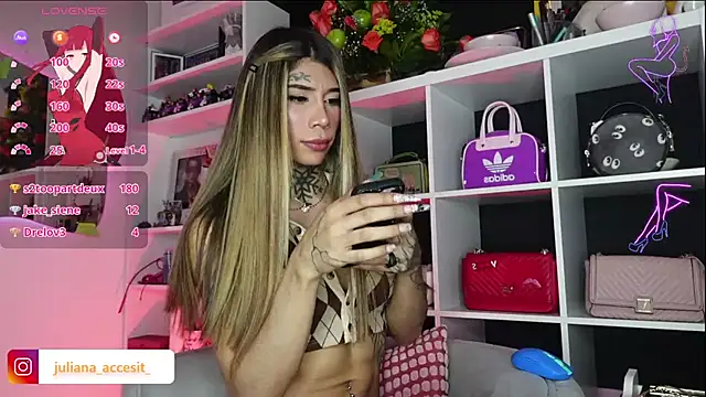 caroline cossei online show from 02.11.25