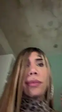 caroline cossei online show from 03.10.25