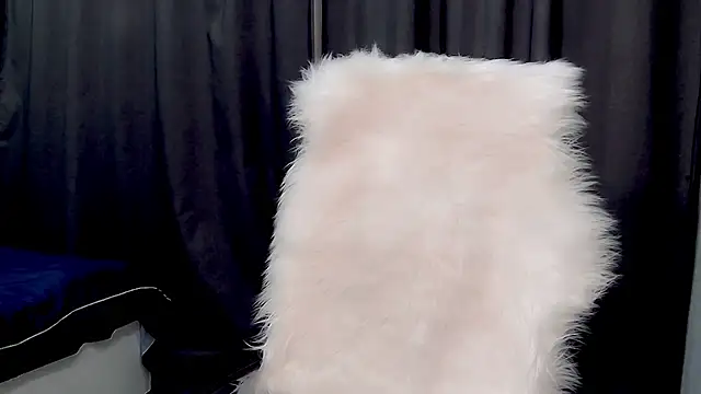 QueenOfUrKink online show from 01.18.25