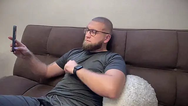 Bear bear  online show from 12.30.24