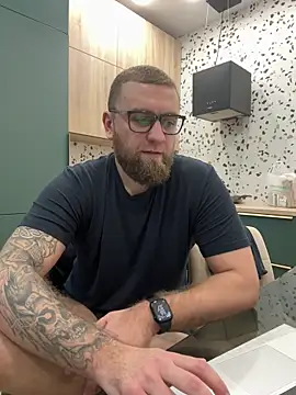 Bear bear  online show from 02.14.25