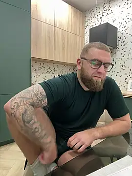 Bear bear  online show from 02.23.25