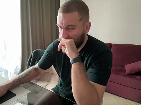 Bear bear  online show from 03.20.25