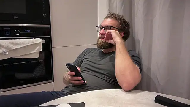 Bear bear  online show from 07.02.26