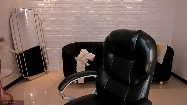 JuanitaClay online show from 02.12.25