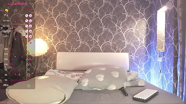 MiaMiaMeow online show from 10.13.25