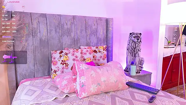 lara giraldo online show from 03.03.26