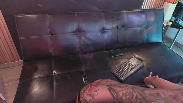 Snapshot of Scarlett_collins02 chatting on 02.13.25 Scarlett collins02 online show from 02.13.25