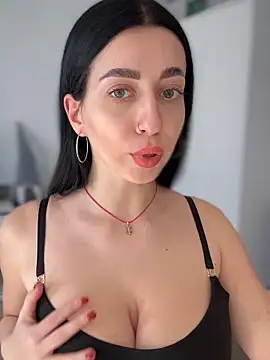 Emylia online show from 01.18.25