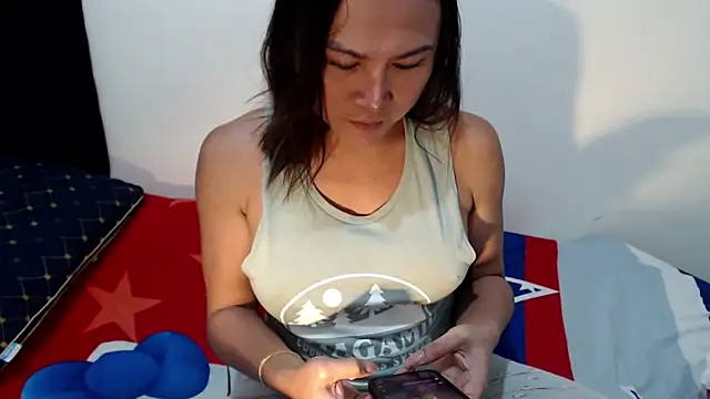 Snapshot of imyours-chenxx chatting on 10.05.25 imyours-chenxx online show from 10.05.25