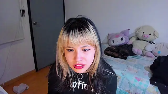 Akane-Mou online show from 12.12.24